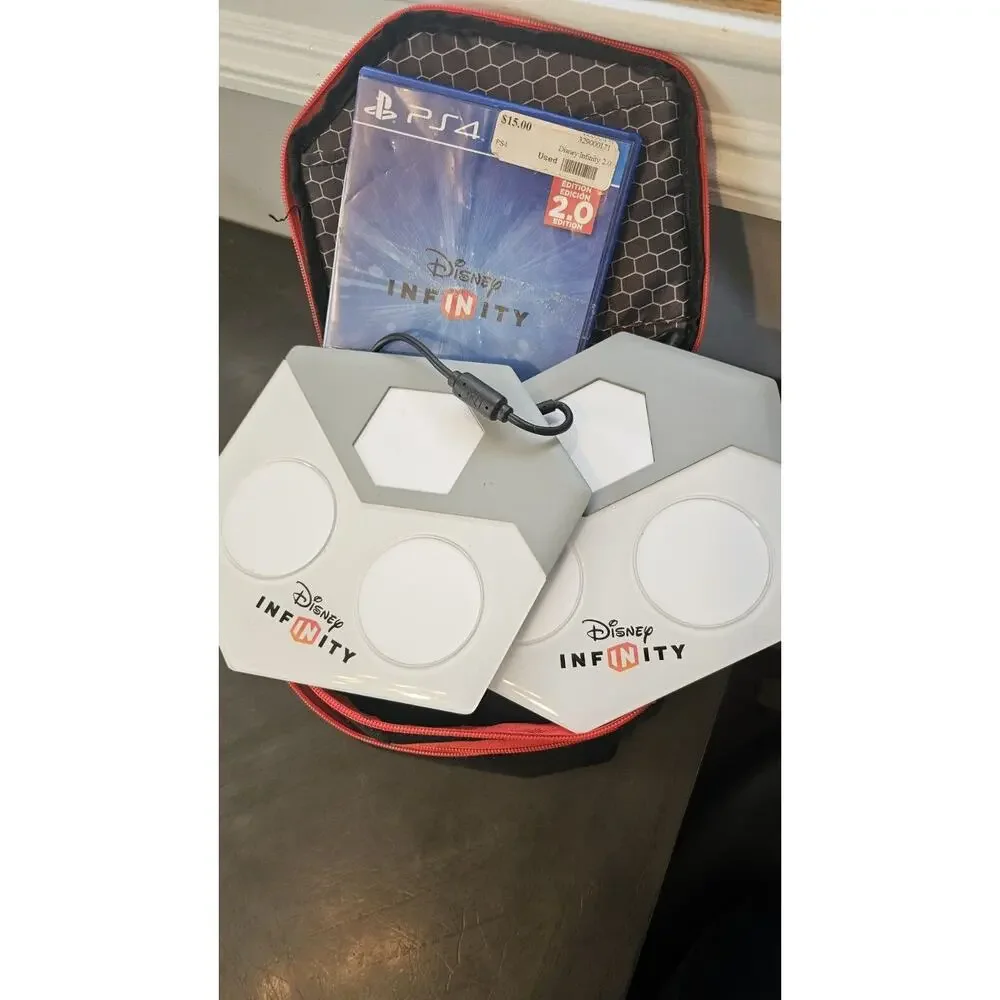 Ps4‎ Infinity Game With Figures And Carrying Case Lot